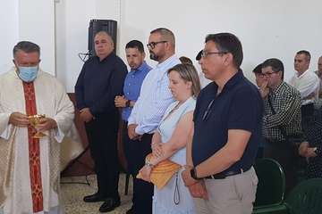 El barrio de Los Arenales saca en procesión a sus patronos San Antonio y la Virgen del Carmen/TA.