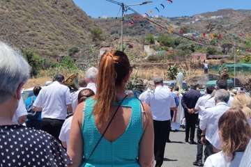El barrio de Los Arenales saca en procesión a sus patronos San Antonio y la Virgen del Carmen/TA.