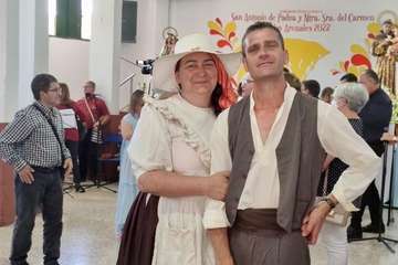 El barrio de Los Arenales saca en procesión a sus patronos San Antonio y la Virgen del Carmen/TA.