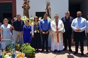 El barrio de Los Arenales saca en procesión a sus patronos San Antonio y la Virgen del Carmen/TA.
