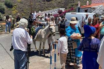 El barrio de Los Arenales saca en procesión a sus patronos San Antonio y la Virgen del Carmen/TA.