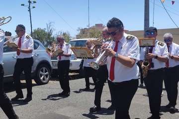 El barrio de Los Arenales saca en procesión a sus patronos San Antonio y la Virgen del Carmen/TA.