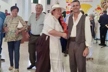 El barrio de Los Arenales saca en procesión a sus patronos San Antonio y la Virgen del Carmen/TA.