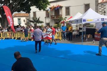 Los presas canarios toman la plaza de San Juan (Telde)/TA.