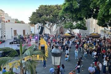 La Noche de San Juan arranca a tope de animación en el casco viejo de Telde/TA.