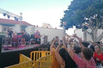 La Noche de San Juan arranca a tope de animación en el casco viejo de Telde/TA.
