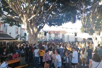 La Noche de San Juan arranca a tope de animación en el casco viejo de Telde/TA.