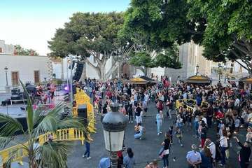 La Noche de San Juan arranca a tope de animación en el casco viejo de Telde/TA.
