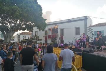 La Noche de San Juan arranca a tope de animación en el casco viejo de Telde/TA.