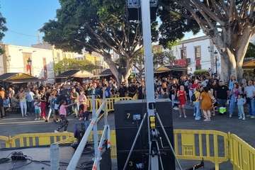 La Noche de San Juan arranca a tope de animación en el casco viejo de Telde/TA.