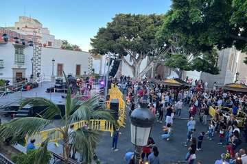 La Noche de San Juan arranca a tope de animación en el casco viejo de Telde/TA.