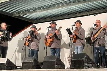 La Breña arranca sus fiestas patronales con Maestro Florido y la Parranda Mejunje/TA.