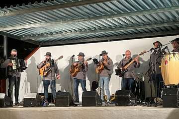 La Breña arranca sus fiestas patronales con Maestro Florido y la Parranda Mejunje/TA.