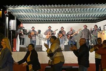 La Breña arranca sus fiestas patronales con Maestro Florido y la Parranda Mejunje/TA.