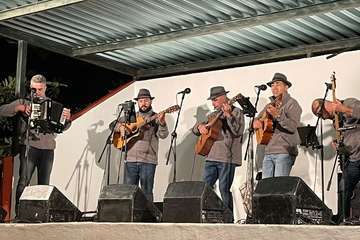 La Breña arranca sus fiestas patronales con Maestro Florido y la Parranda Mejunje/TA.