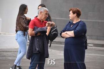Telde iza la bandera arcoíris/TA y Francisco Javier Santana.