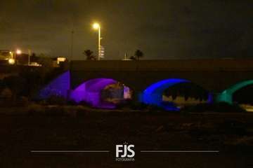 El puente de los Siete Ojos de Telde se torna multicolor con orgullo/Francisco Javier Santana.