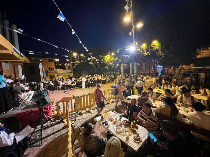 Noche de Taifas en la plaza pública de El Goro/TA.