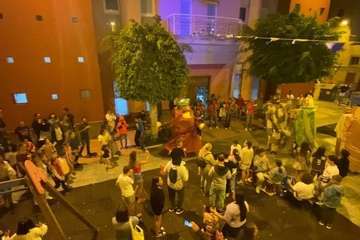 Las fiestas de Marpequeña arrancaron este viernes por la noche con el pregón/TA.