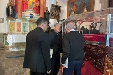 Visita del nuncio del Papa a la Basílica de Telde/Francisco Javier Santana y Antonio Alí.