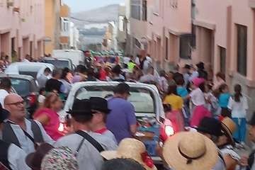 Jolgorio callejero en la romería a la Virgen de Lourdes en El Goro (Telde)/TA.