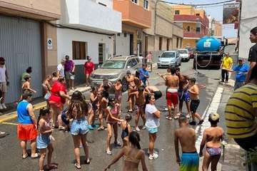 El Goro despide sus fiestas patronales con la procesión de la patrona/TA y Francisco Javier Santana.