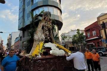 Procesión de Carmen en Los Llanos de Telde/TA y Jesús Ruiz Mesa.