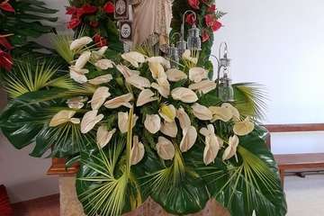 Hornos del Rey pone fin a sus fiestas con una misa y procesión religiosa/TA.