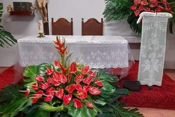 Hornos del Rey pone fin a sus fiestas con una misa y procesión religiosa/TA.