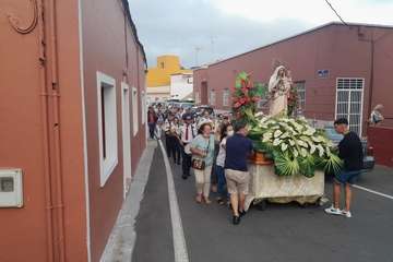 Hornos del Rey pone fin a sus fiestas con una misa y procesión religiosa/TA.