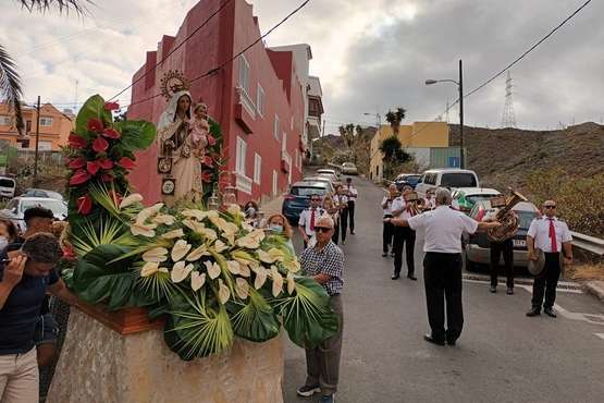 Hornos del Rey pone fin a sus fiestas con una misa y procesión religiosa/TA.