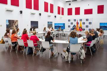 Igualdad se coordina con los Ayuntamientos de la isla para elaborar un diagnóstico sobre las mujeres migrantes/TA.