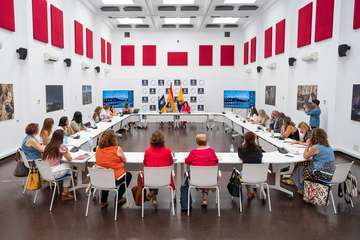 Igualdad se coordina con los Ayuntamientos de la isla para elaborar un diagnóstico sobre las mujeres migrantes/TA.