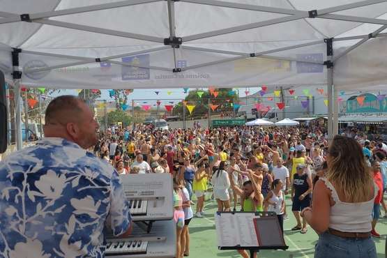 Chapuzón masivo en Lomo Cementerio (Telde)/TA.
