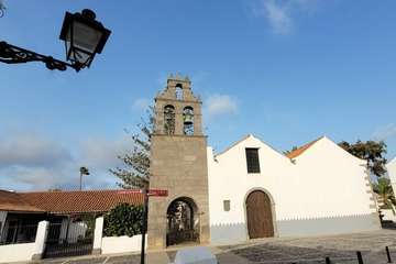  Telde: bajo la sombra del flamboyán/Jesús Ruiz Mesa.