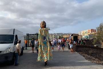 Animado pasacalles anunciador de las fiestas de Melenara/TA.
