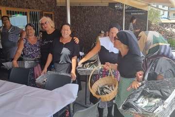  Melenara recupera el asadero popular y la varada del pescado tras dos años de pandemia/TA.