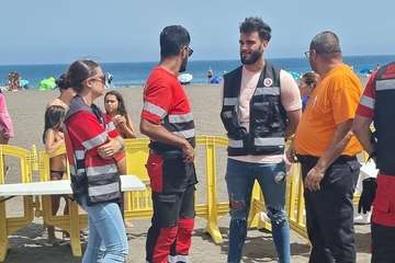  Melenara recupera el asadero popular y la varada del pescado tras dos años de pandemia/TA.