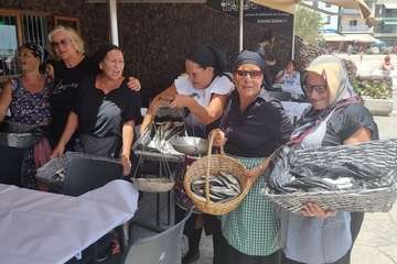  Melenara recupera el asadero popular y la varada del pescado tras dos años de pandemia/TA.