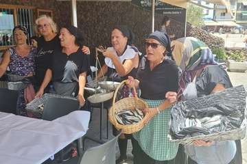  Melenara recupera el asadero popular y la varada del pescado tras dos años de pandemia/TA.