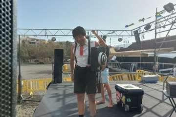 El payaso Zapitto deleita a los niños en Melenara/TA.