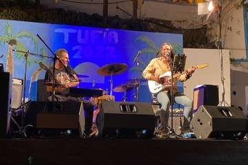 Pregón de las fiestas de Tufia y concierto de Los Sarantontones/TA.