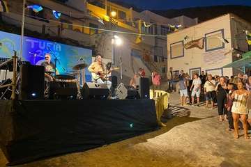 Pregón de las fiestas de Tufia y concierto de Los Sarantontones/TA.