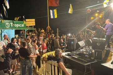 Pregón de las fiestas de Tufia y concierto de Los Sarantontones/TA.