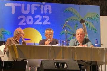 Pregón de las fiestas de Tufia y concierto de Los Sarantontones/TA.