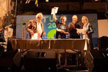 Pregón de las fiestas de Tufia y concierto de Los Sarantontones/TA.