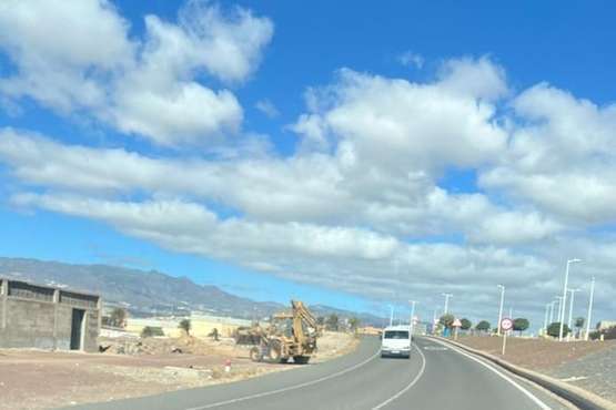 El Ayuntamiento facilita la salida del parquin de Melenara hacia Taliarte/TA.