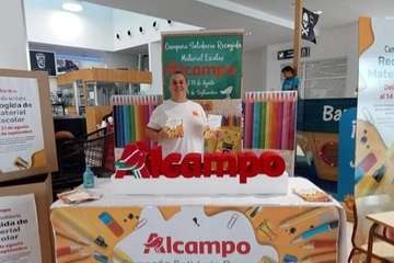 La Plataforma por la Dignidad lanza una campaña de recogida de material escolar en Alcampo Telde/TA y C7.