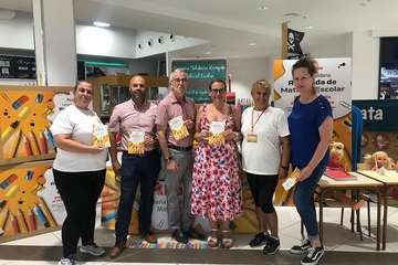 La Plataforma por la Dignidad lanza una campaña de recogida de material escolar en Alcampo Telde/TA y C7.