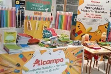 La Plataforma por la Dignidad lanza una campaña de recogida de material escolar en Alcampo Telde/TA y C7.